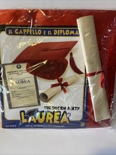 cappello rosso e diploma