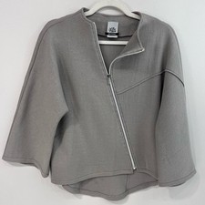 Ixos beyond asymmetric - asymmetric, jacket
