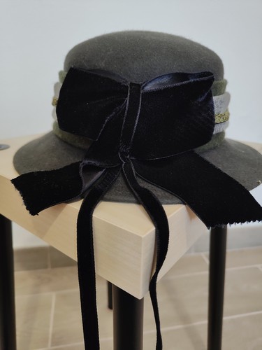 Cappello elegante donna