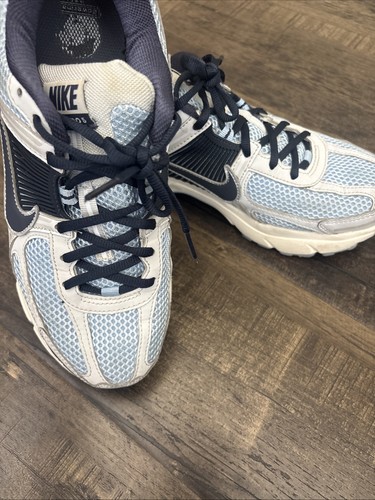 Taglia nike zoom vomero 5 - 9,
