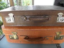 2 vecchie valigie in vera