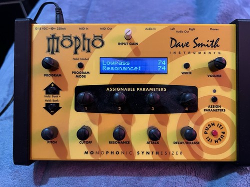 Dave smith instruments mopho - dave,