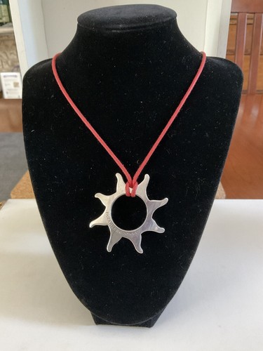 Collana con ciondolo sole - , in