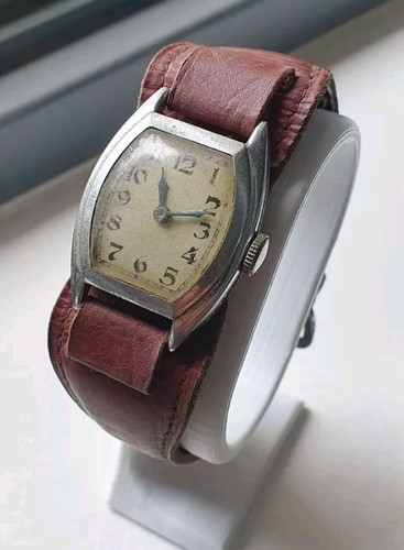 Très jolie montre - , début