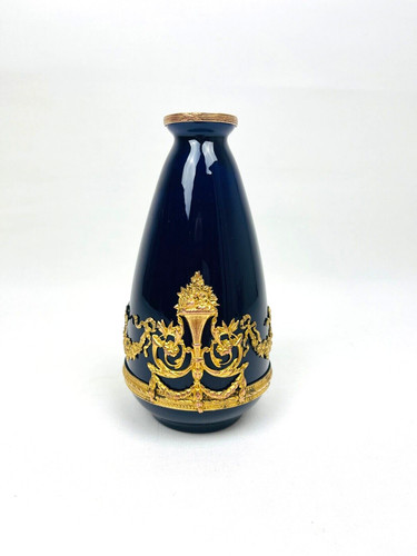 Petit vase forme ovoïde à - de,