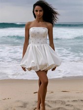 Abito da sposa elegante corto A-Line 3D strass sexy senza schiena spiaggia