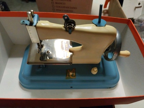 Macchina cucire anni 60 - da,
