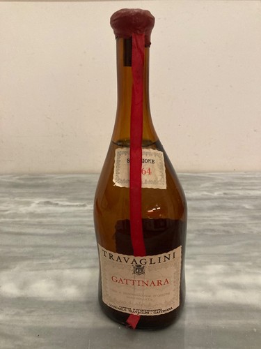 Bottiglia vino gattinara - bottiglia,
