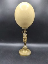 Uovo di struzzo su piedistallo, ostrich egg, Wunderkammer