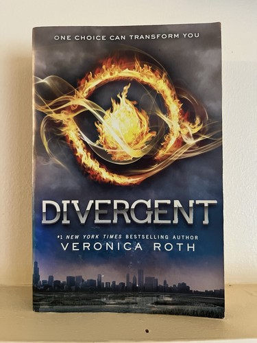 Divergent paperback - divergent,