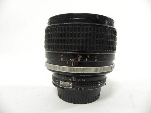 Nikon nikkor 85mm ais - f1.4,