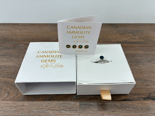 Anello gemme ammolite canadese