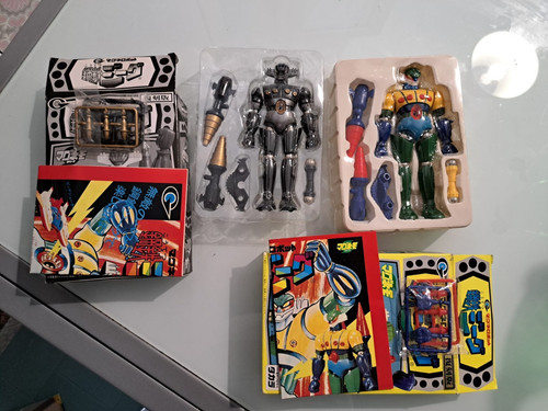 Regular and black jeeg robot - black,
