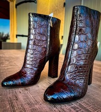 Beautiful Santoni lady