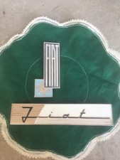 FREGIO/BADGE COMPLETO ED ORIGINALE FIAT FRIGORIFERO  ANNI 50/60 . OTTIME CONDIZ.