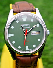 Orologio con quadrante verde