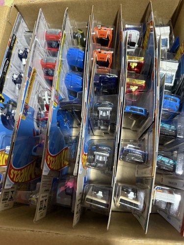 Hot wheels mainline - hot, nuova