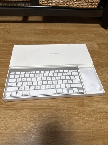 Apple bluetooth keyboard - apple,
