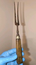 Raro forchettone da brasato pieno '700 in ferro con manico in legno e argento