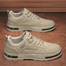 Nuove scarpe da uomo alla moda