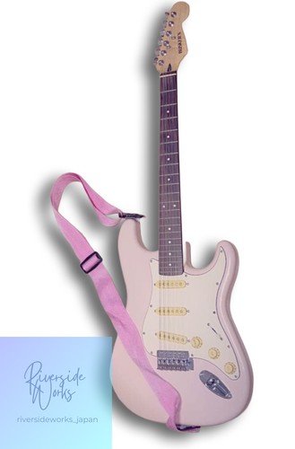 Chitarra rosa
