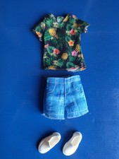 "MATTEL" vestiti e scarpe per Ken Fashionistas "Tropical", 2017.