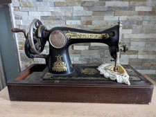 macchina da cucire Singer a manovella "autarchica" con fasci littori