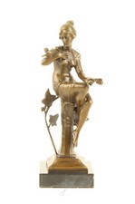 Scultura in bronzo di una