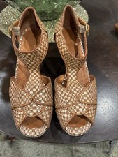 Tacchi con plateau Chie Mihara usati con cinturino a T taglia 39