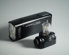Flash strobo GODOX AD200 con