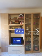 Soggiorno Con Vetrina E Tavolo
