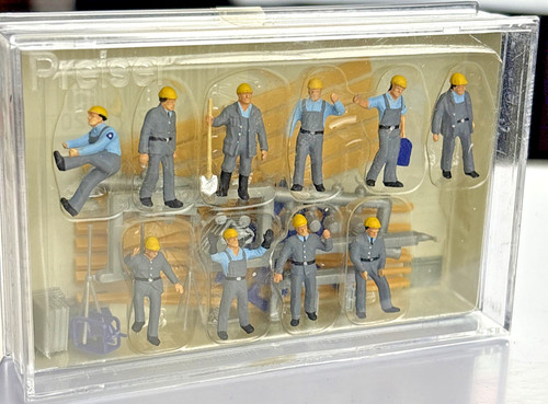 Preiser 10220 scale people - 10220,