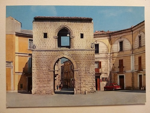 Sulmona porta - sulmona, (l'aquila).