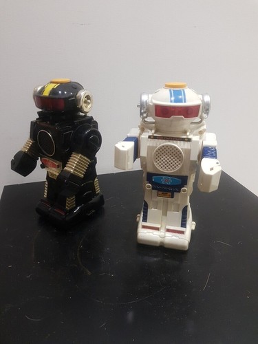 Robot anni made - robot, hong