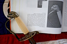 GUERRA DEL 1812 SPADA TESTA DI AQUILA NAVALE FIRMATA J.C. DEYER BOSTON PUBBLICATA CA 1804