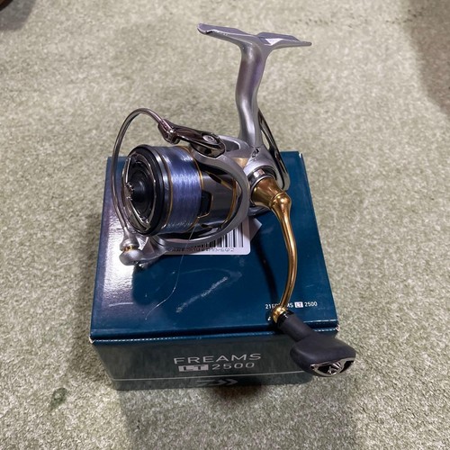 Daiwa freams 2500 689097 - 21, lt