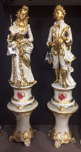 Coppia statua donna - donna, e