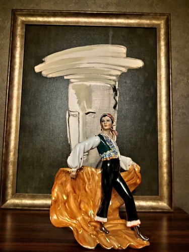 Statua scultura porcellana