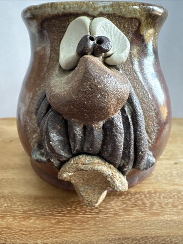 Tazza vintage brutta - faccia, 3d