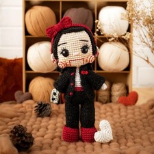 Bambola all'uncinetto Billie