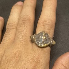 Anello raro volto bestia
