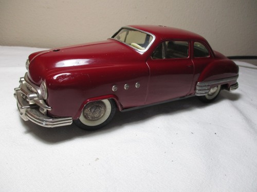 Auto elettrica vintage - elettrica, maroon