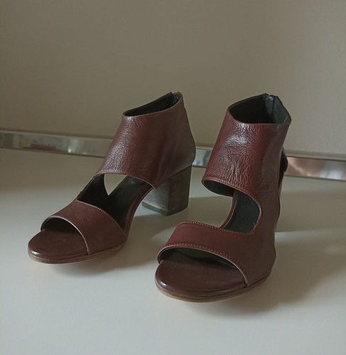 Sandali pelle marrone - in,