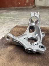 ricambio auto golf  fusello anteriore sx nuovo vendo per errato acquisto 