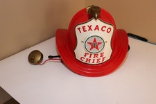 Casco cappello pompiere giocattolo TEXACO FIRE CHIEF vintage anni 60 marrone e bigelow, USA