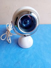 Lampada da tavolo in metallo