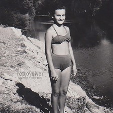 Bella attraente giovane donna