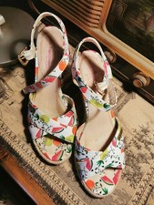 Les Tropeziennès par M Belarbi sandali fantasia con zeppa in corda