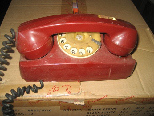 Vecchio telefono vintace - telefono,