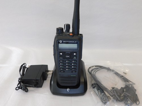 Motorola xpr6550 uhf - motorola,